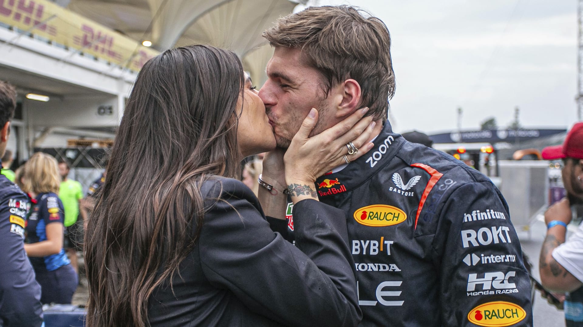 Max Verstappen wordt voor het eerst vader