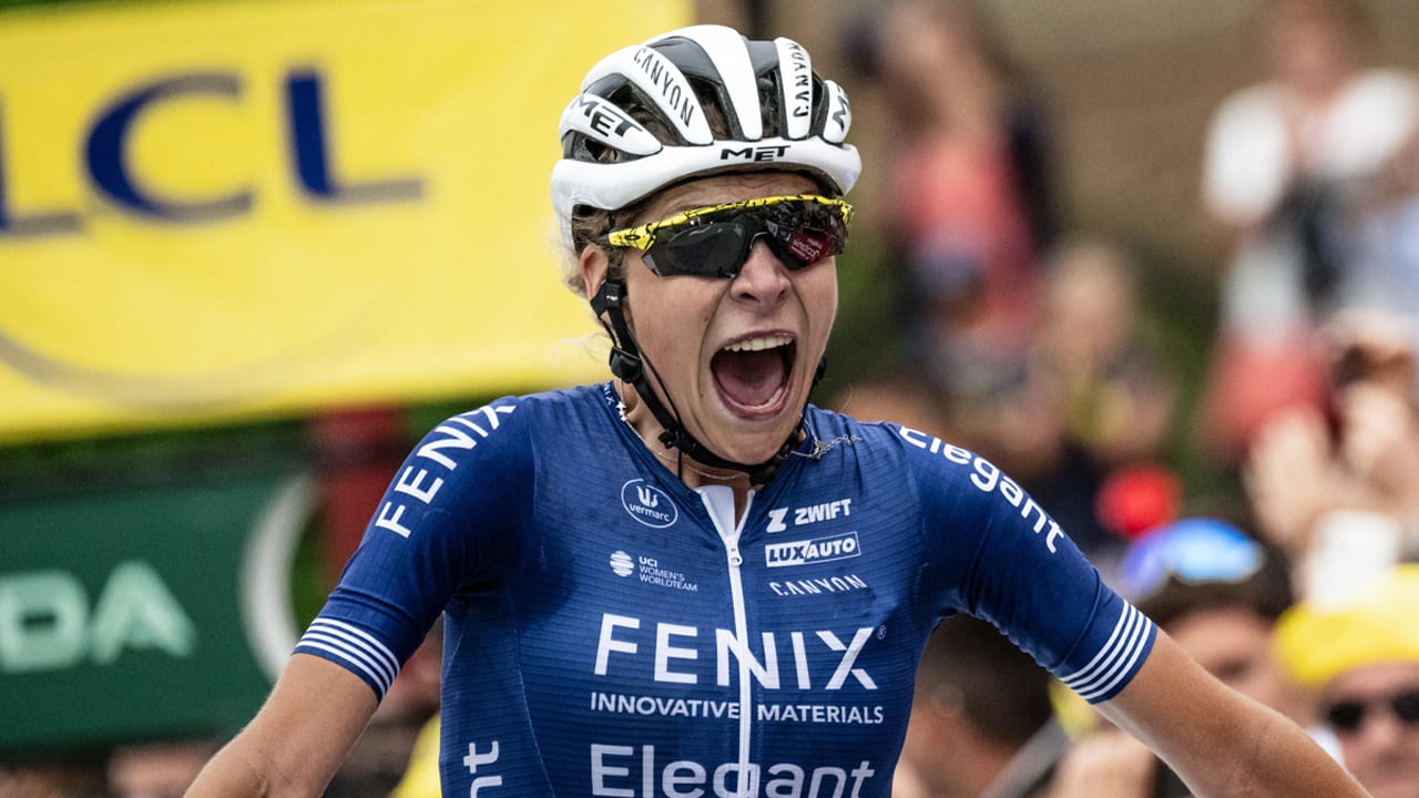 Kastelijn zegeviert na solo in langste etappe Tour de France
