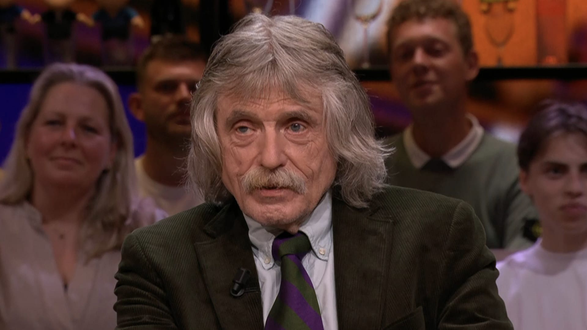 Opluchting bij Johan Derksen groot na goed nieuws over zijn vrouw: 'Was wel even in paniek'