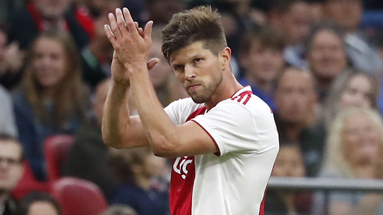 Huntelaar gaat dienen als mentor voor jonge Ajax-spitsen