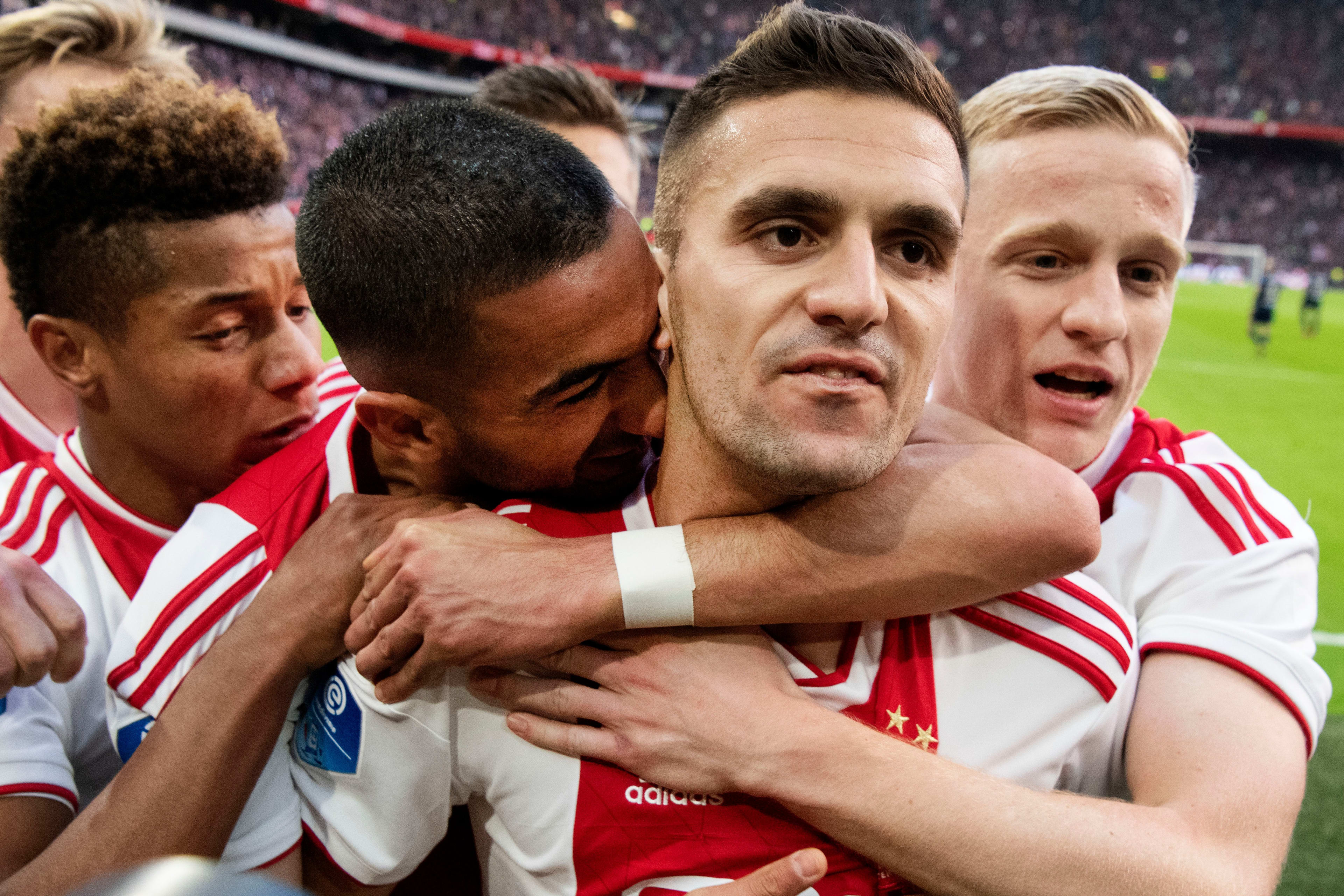 Ajax op volle sterkte naar Valencia
