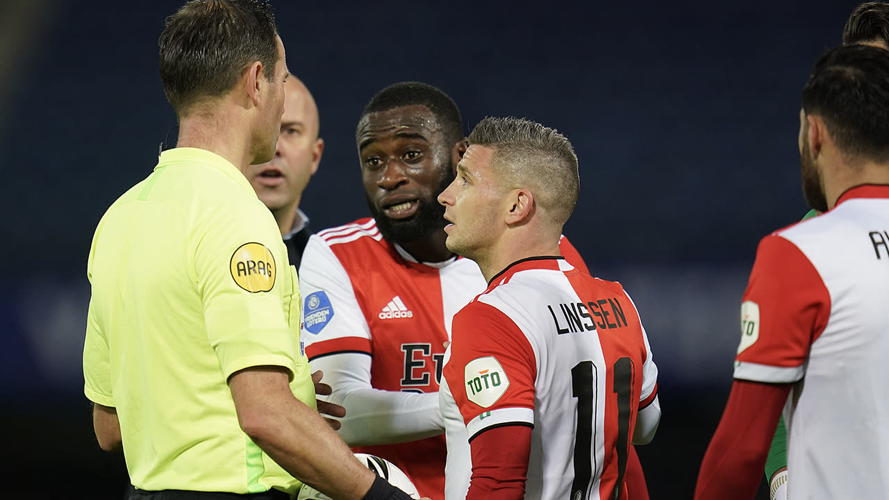 Feyenoord wint moeizame inhaalwedstrijd tegen Heracles en passeert PSV