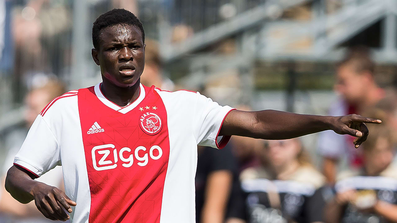 Ajax verhuurt Bandé aan FC Thun