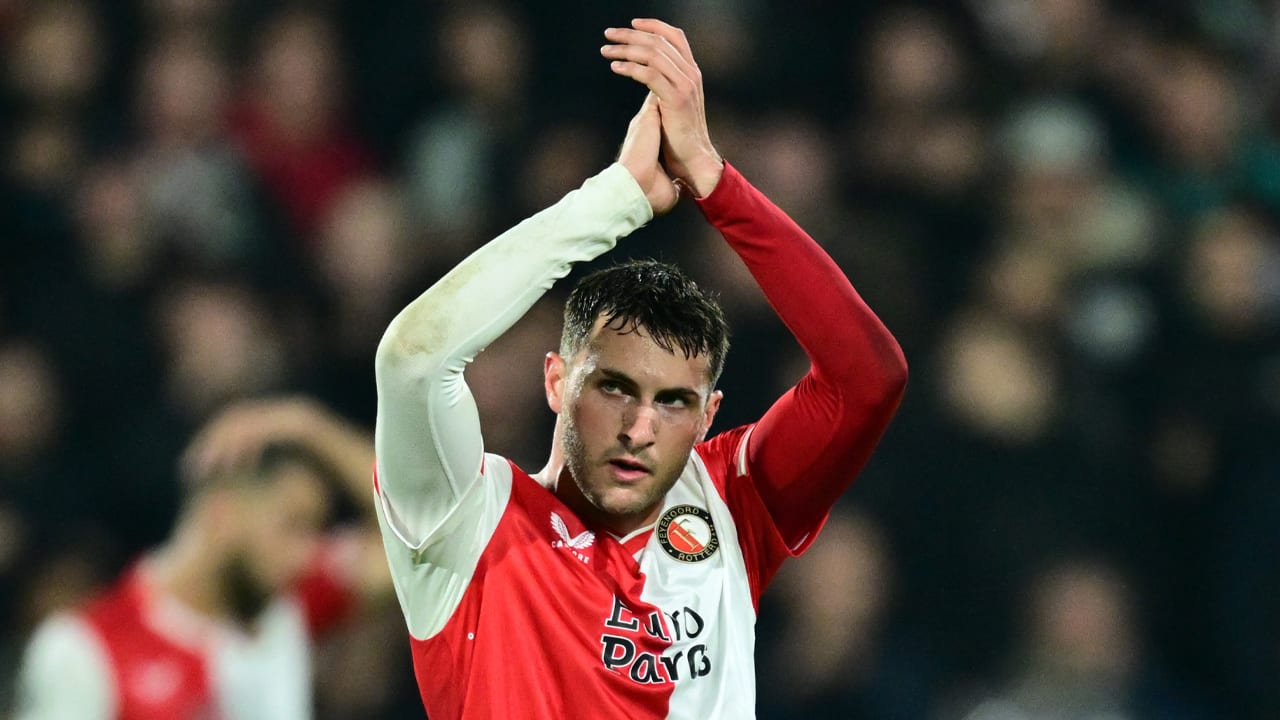 Feyenoord is veel te sterk voor Lazio in De Kuip