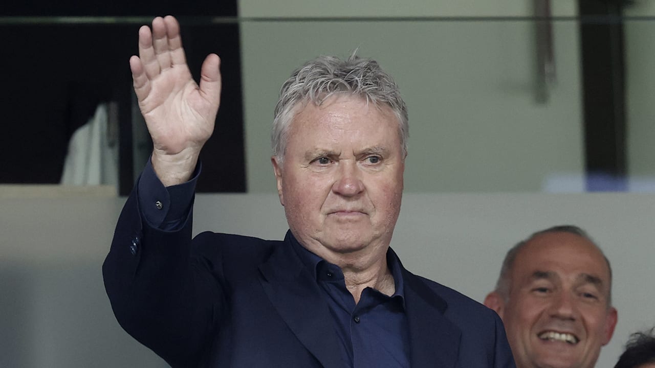 Voetbalbond Curaçao neemt alweer afscheid van Guus Hiddink