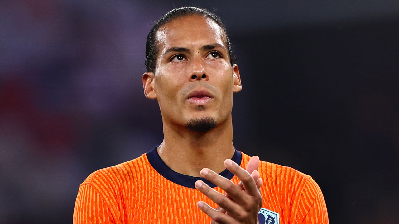 Van Dijk enorm teleurgesteld: ‘Ik heb geen flauw idee hoe mijn toekomst bij Oranje eruitziet’