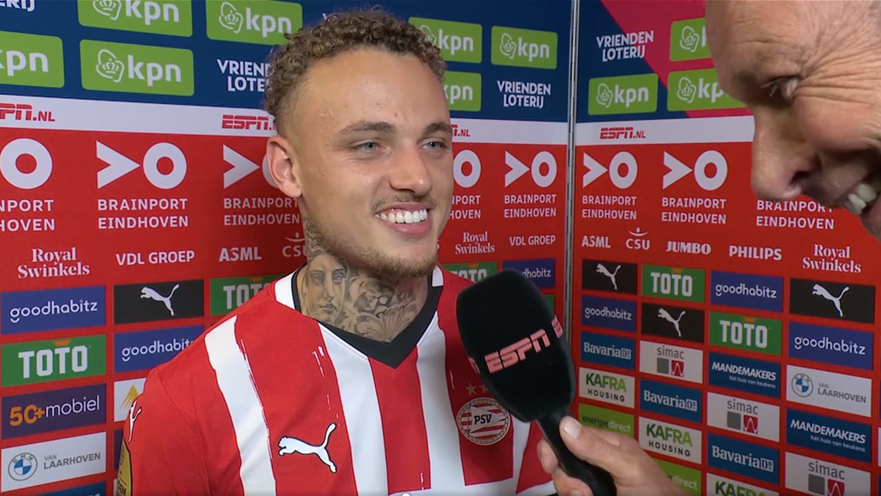 Video: Noa Lang lacht om kritische Hans Kraay jr.: 'Maar verder vind ik je een topgozer'