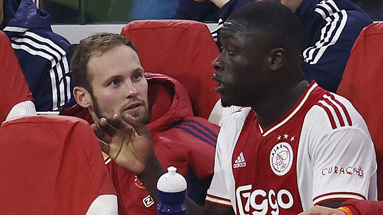 Ajax opnieuw zonder Blind, ook Brobbey op de bank tegen Vitesse