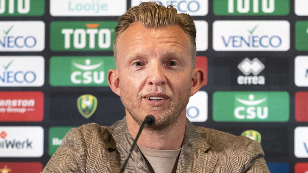 Dirk Kuyt meldt zich af voor debuut als kickbokser na aanstelling bij ADO Den Haag