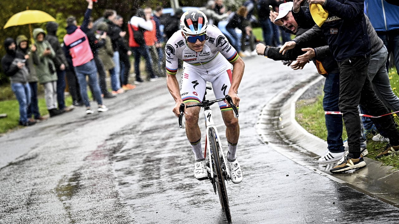 Evenepoel wint Luik-Bastenaken-Luik voor tweede jaar op rij