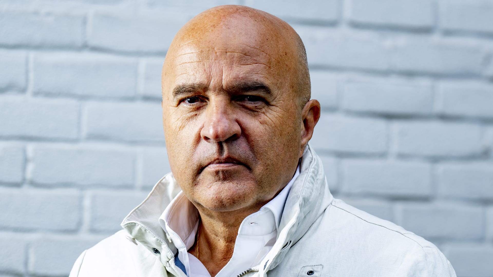 John van den Heuvel reageert op kritiek op schrijven voorwoord boek Joran van der Sloot