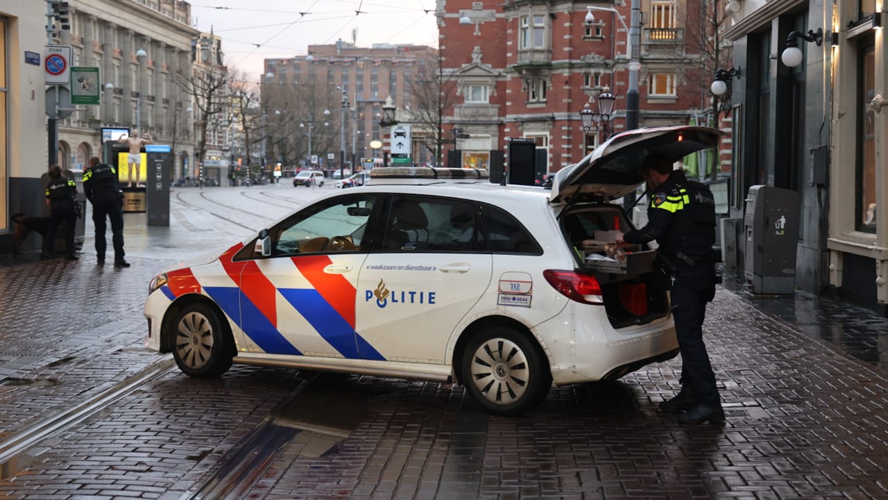 Gewapende overval op Apple Store Amsterdam: Leidseplein afgezet