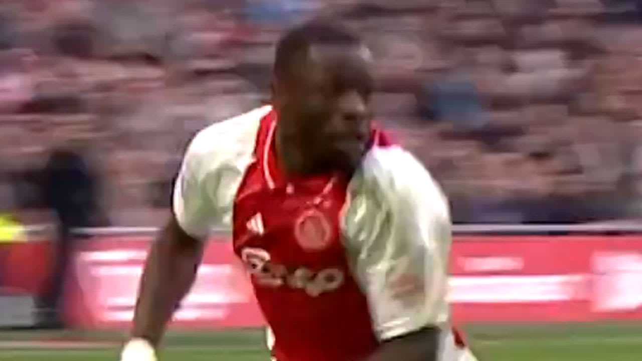 Videogoal: Brian Brobbey brengt Ajax op voorsprong tegen Feyenoord in De Klassieker