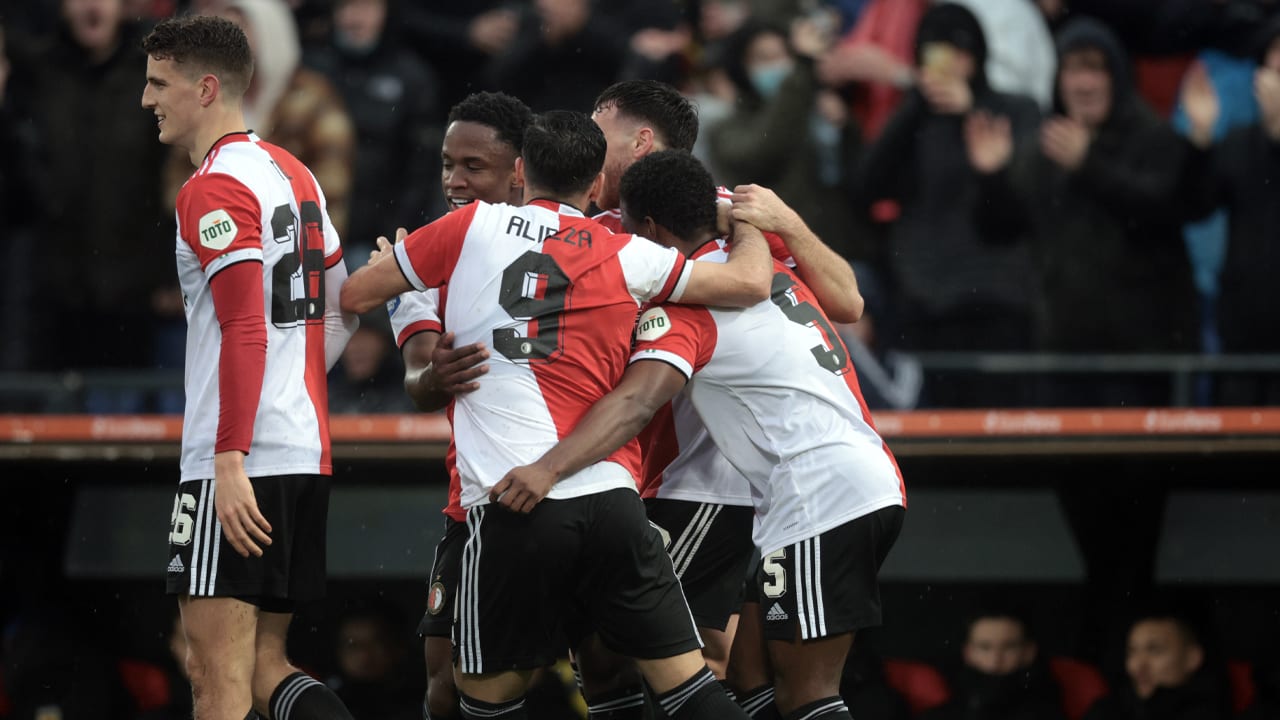 Feyenoord wint dankzij twee prachtgoals van Cambuur 