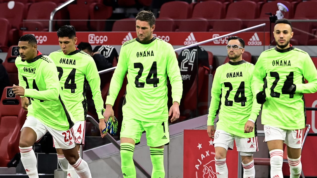 'Steunbetuiging Ajax-spelers met Onana-shirts toch wel een vreemde actie'