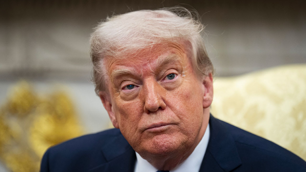 Trump zegt geduld met Poetin te verliezen: 'Ik wil dat hij stopt met schieten en een deal tekent'