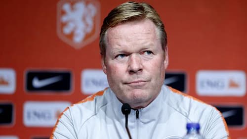 Ook Koeman levert salaris in