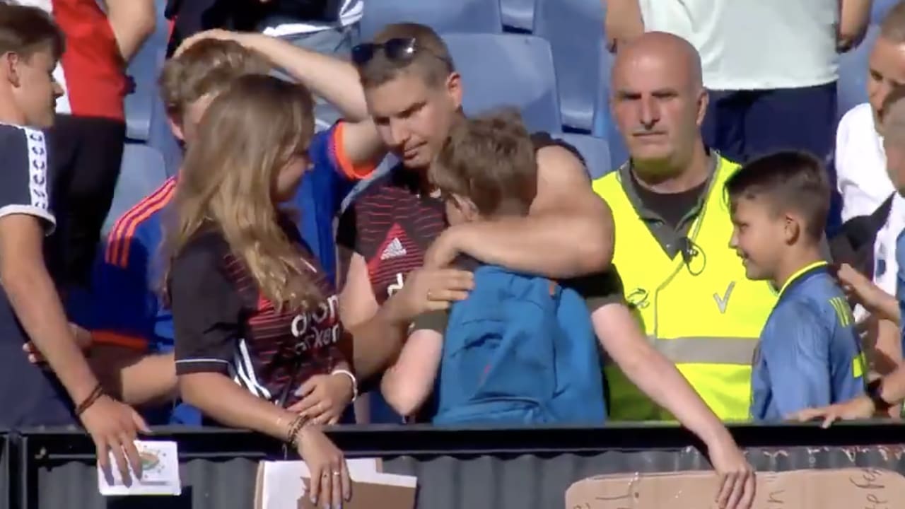 Voetbalsupporter (30) reageert op commotie na afpakken van shirt jonge Feyenoord-fan  