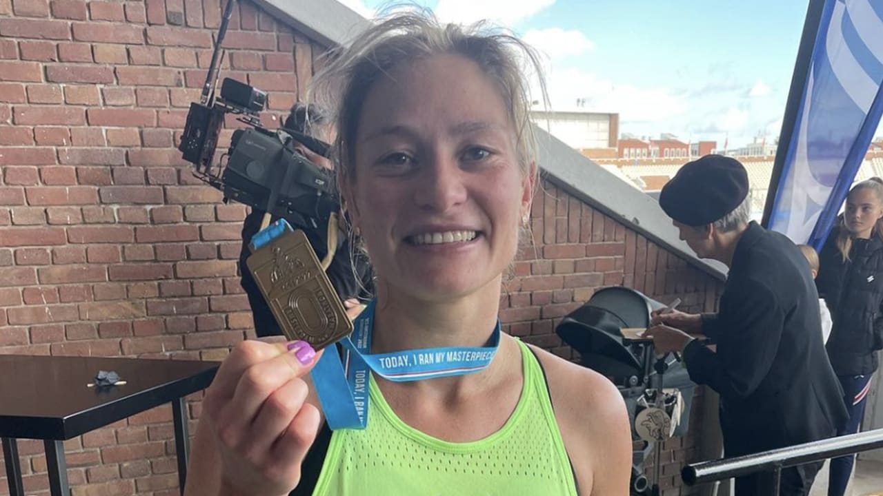 Roxane Knetemann loopt in Amsterdam eerste marathon: 'F*cking zwaar!'