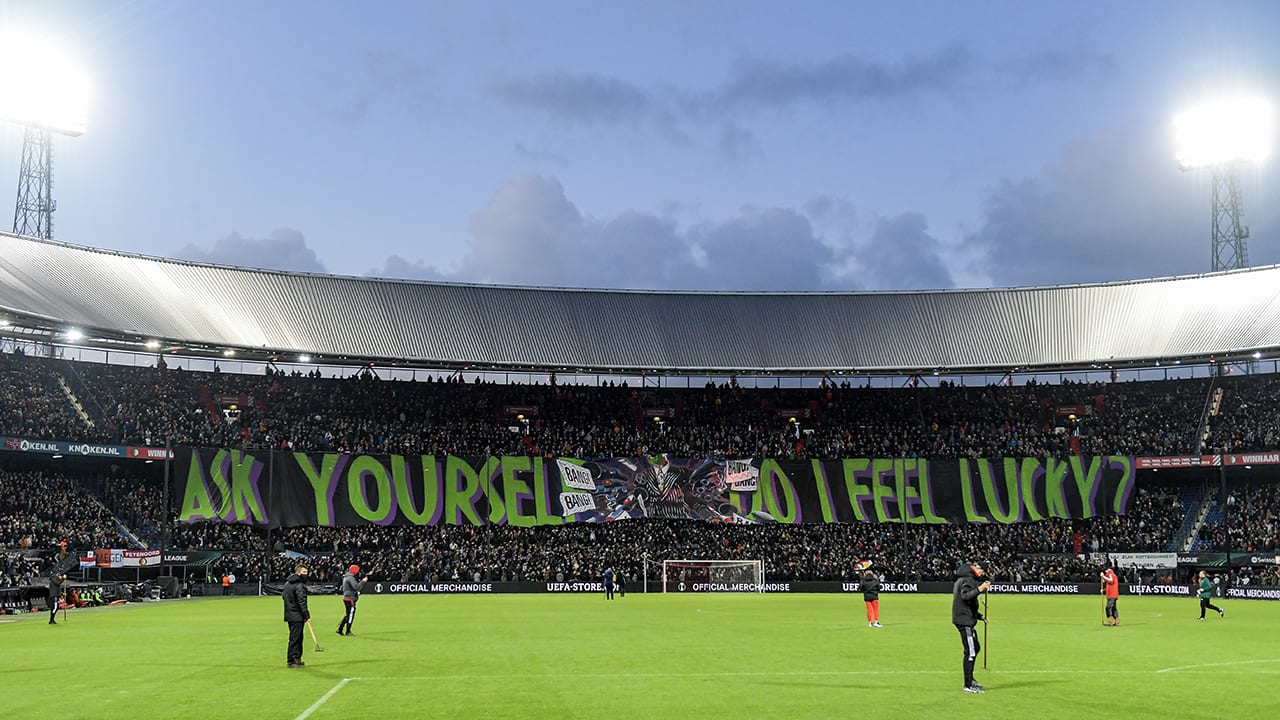 Feyenoord 'heroverweegt' nieuw stadion, project ligt voorlopig stil