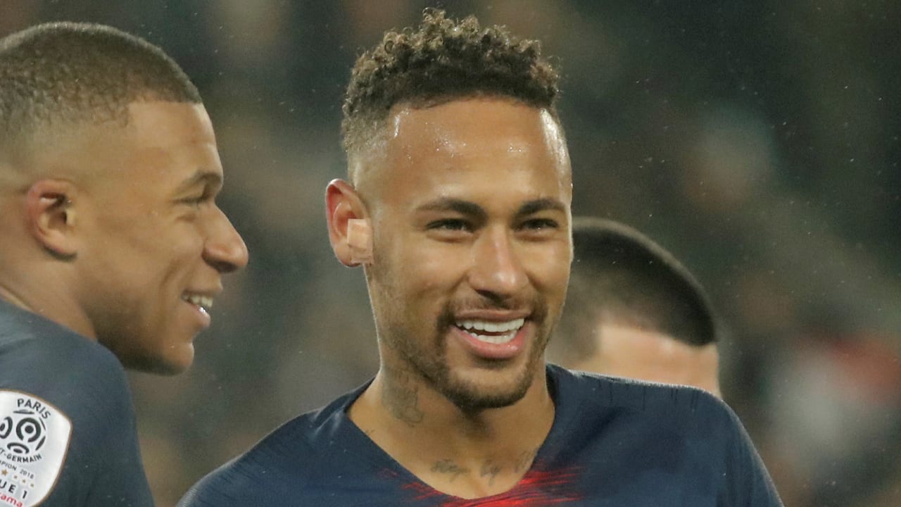 Neymar gelukkig in Parijs: 'Ik wil bij PSG blijven'