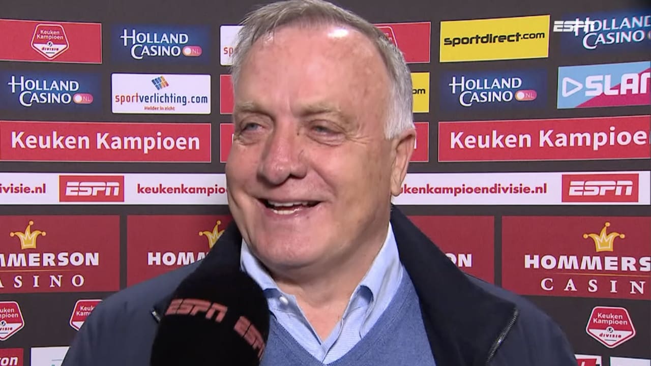 Dick Advocaat schiet in de lach na vraag over toekomst: 'Dan houd ik nog iets open'