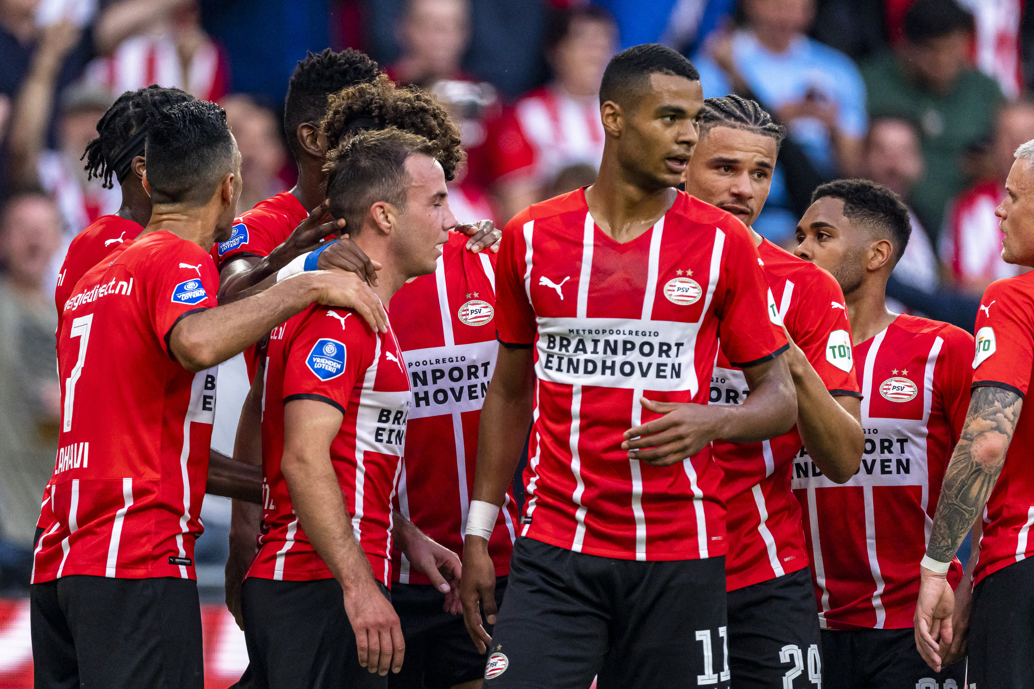 PSV walst over FC Midtjylland heen in voorronde Champions League