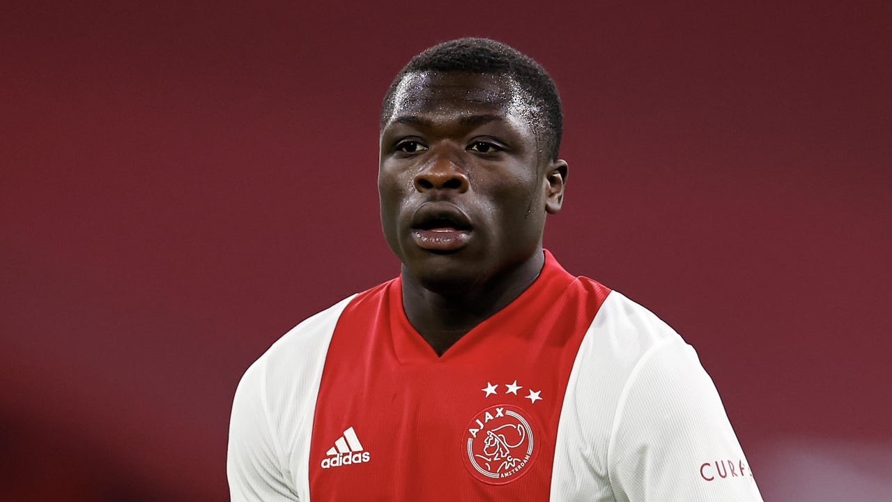 Ten Hag: 'Spijtig dat Brobbey nog niet heeft bijgetekend'