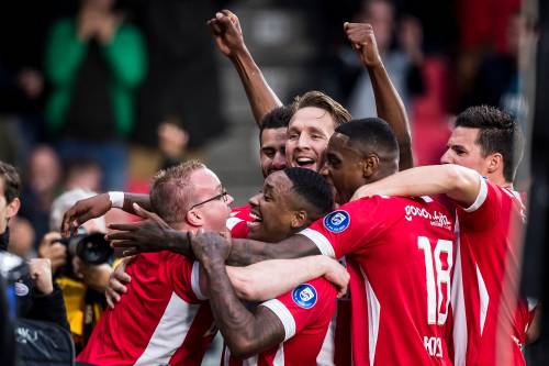PSV vergroot voorsprong met zege (3-0) op Ajax