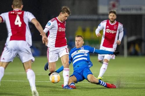 Ajax viert negende competitiezege op rij