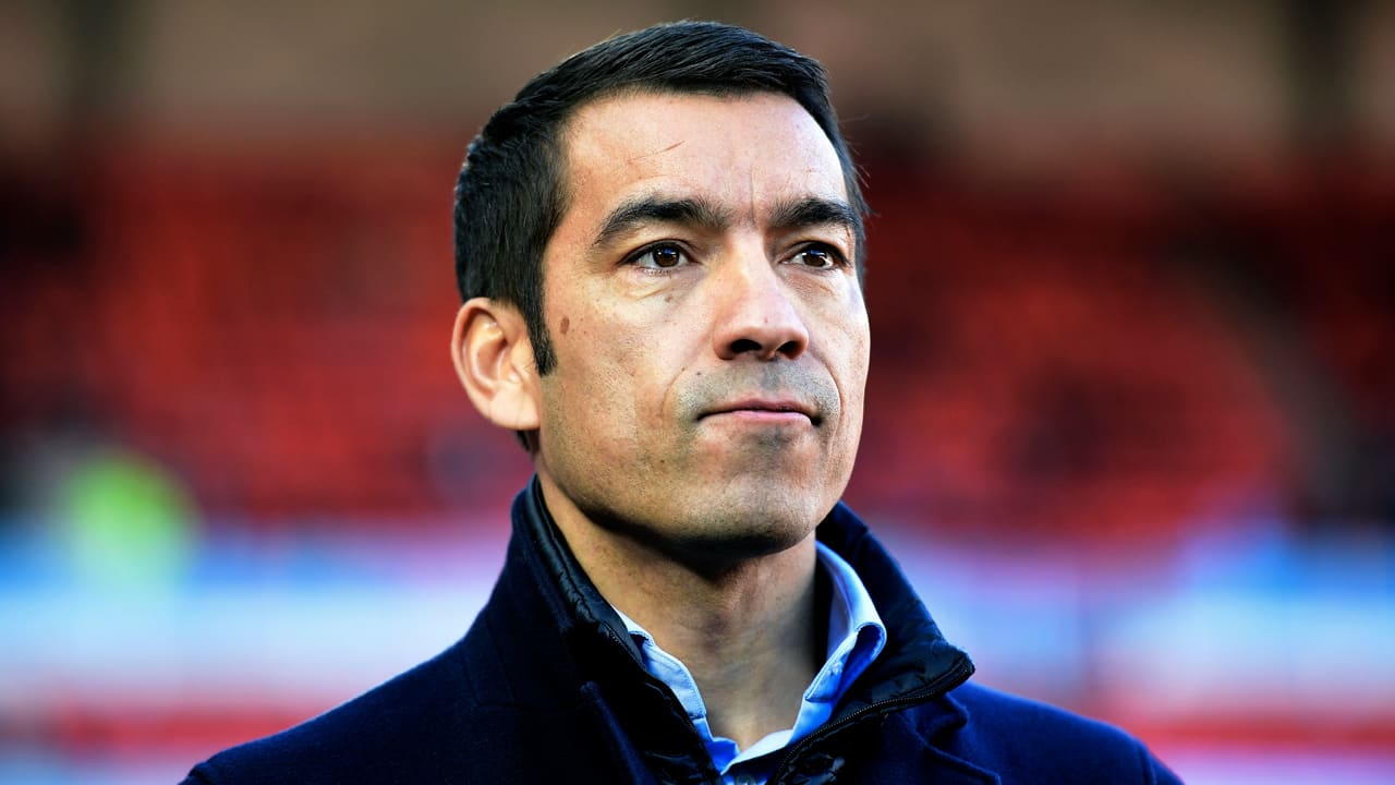 Van Bronckhorst onderweg naar Chinese partnerclub Ajax