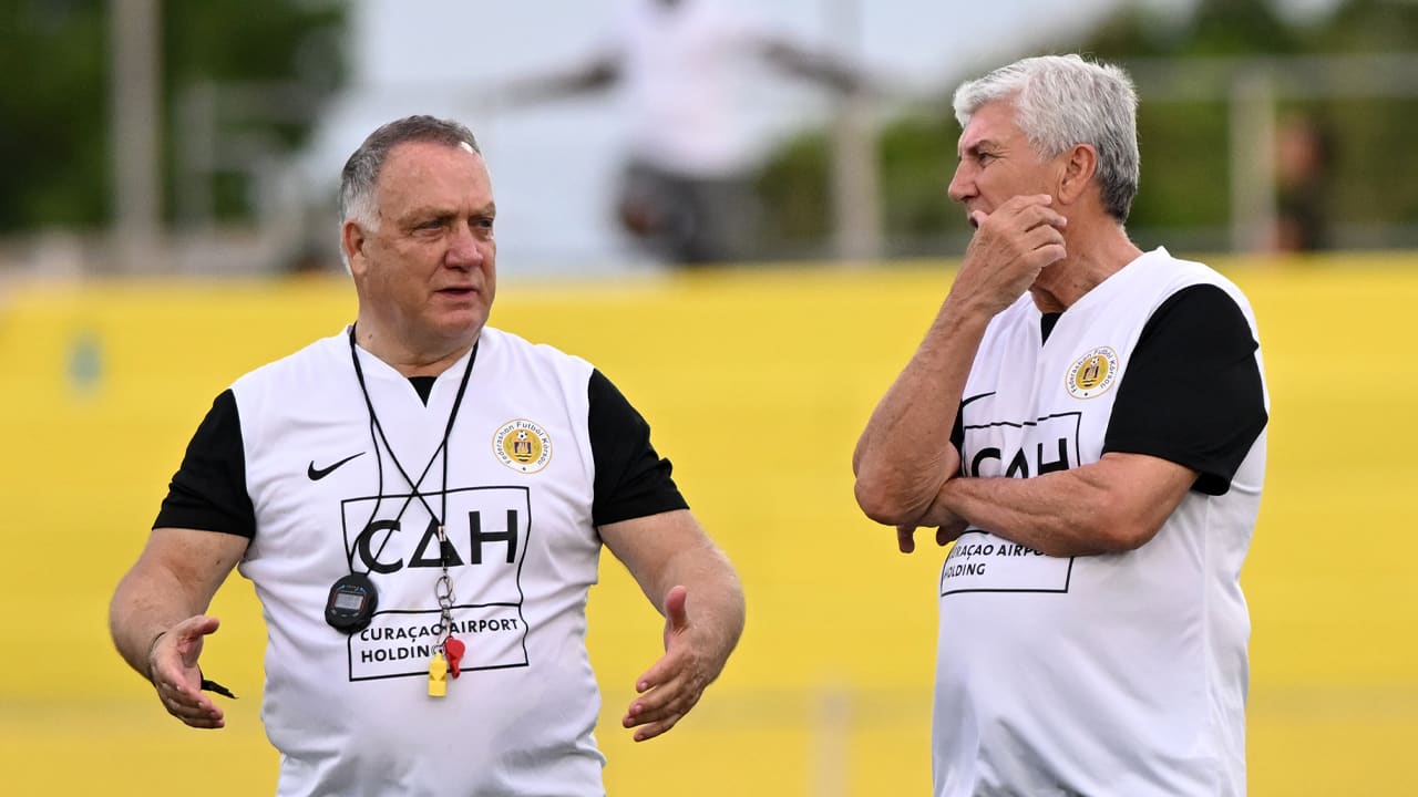 'Dick Advocaat moet Cor Pot voorlopig missen: assistent-trainer loopt pittige blessure op'
