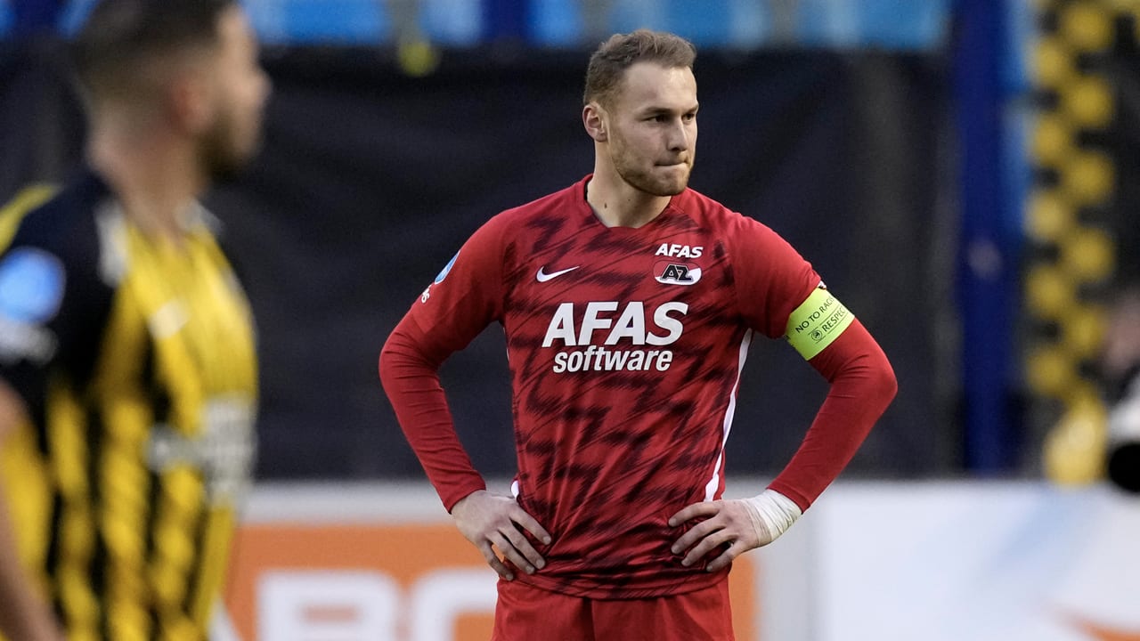 AZ verliest van Vitesse en lijdt kostbaar puntverlies in strijd om plek 2