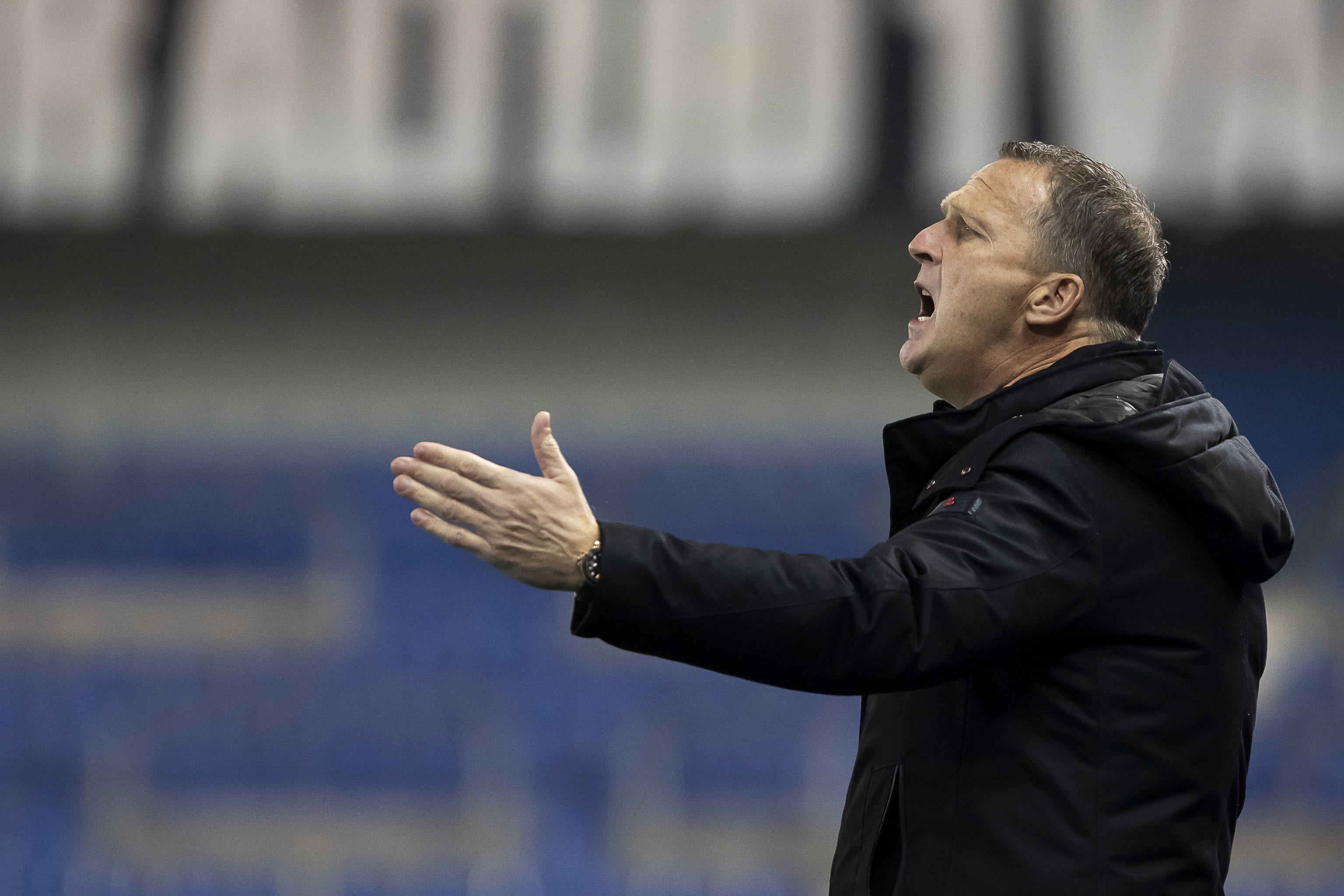 Van den Brom met Genk aan kop in België