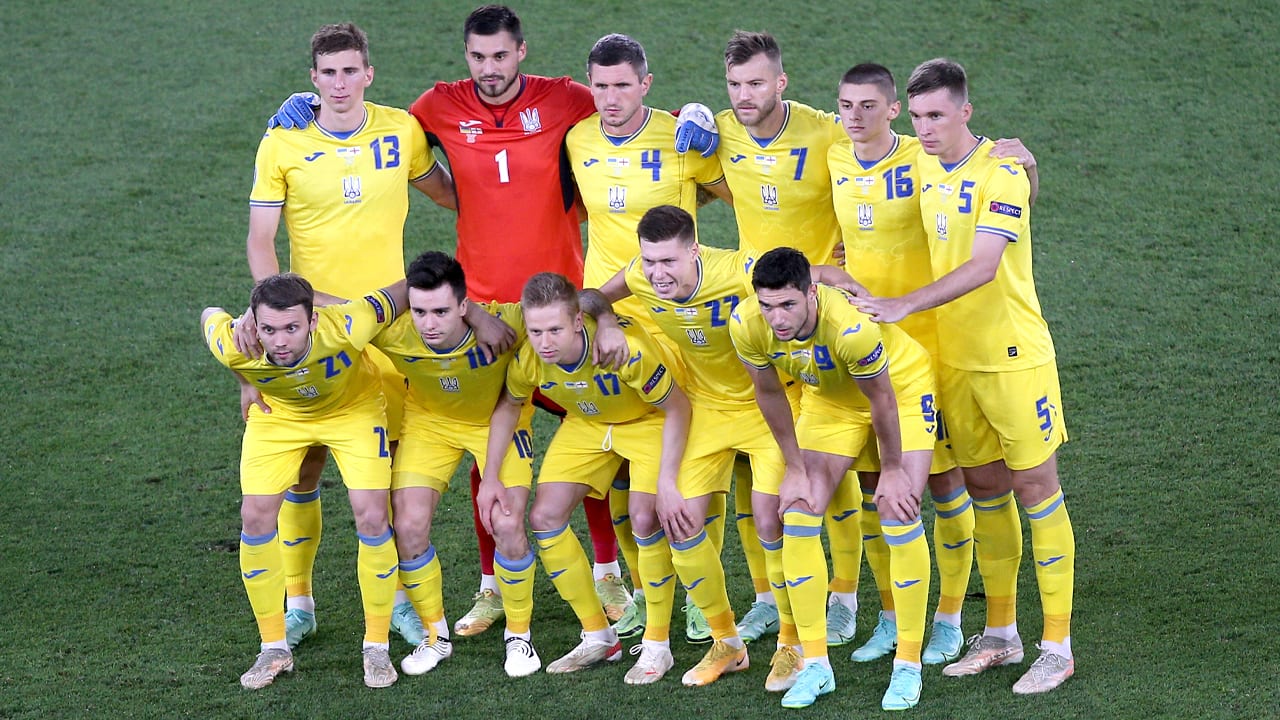 Oekraïense voetbalbond roept FIFA en UEFA op Rusland te schorsen