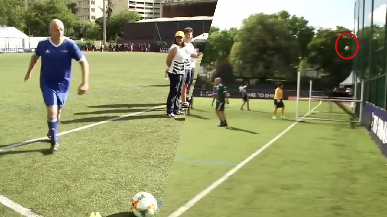 Hilarische video: FIFA-baas Infantino neemt ongelukkige hoekschop tijdens oefenpotje
