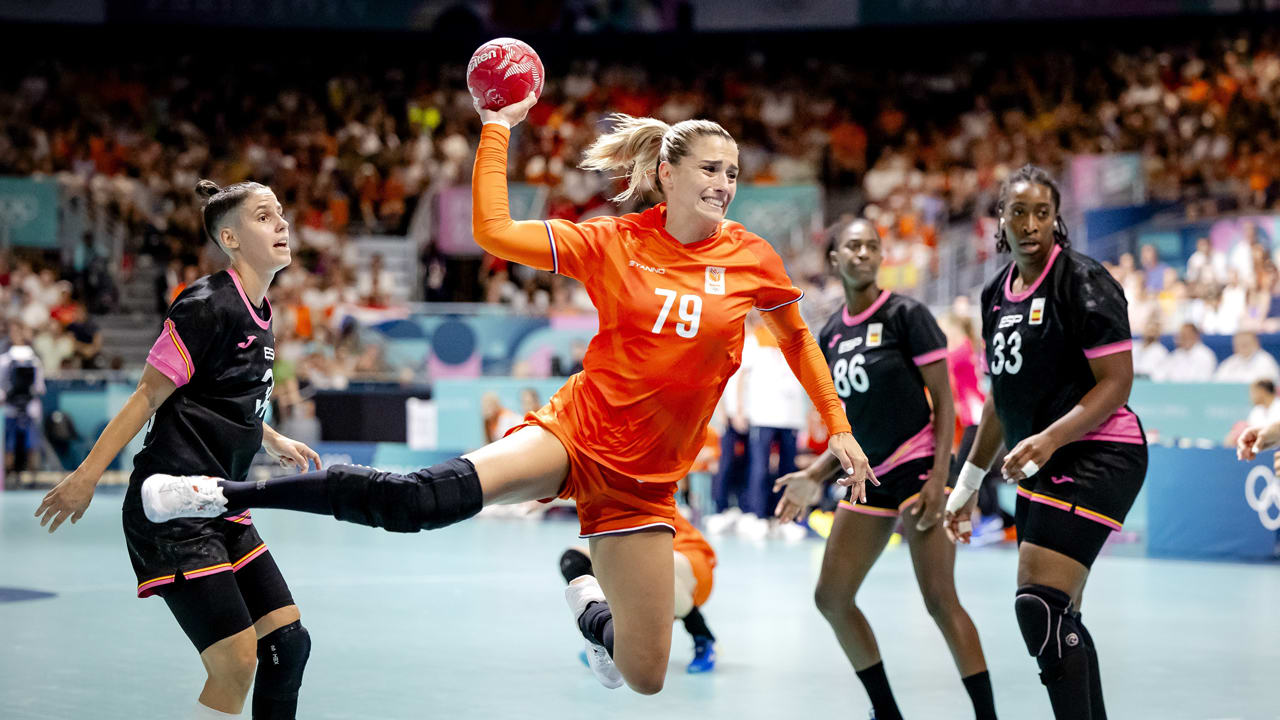 Nederlandse handbalsters rekenen overtuigend af met Spanje