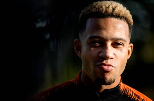 Lyon met scorende Depay langs Nîmes