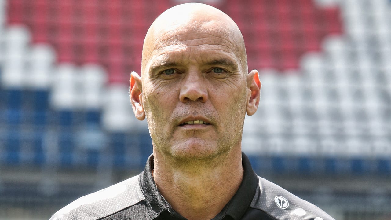 Trainer Streppel ontslagen bij Al Jazira