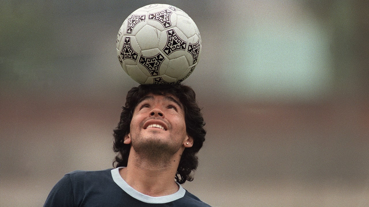 Paus over Maradona: 'Poëet op het veld, kwetsbaar erbuiten'