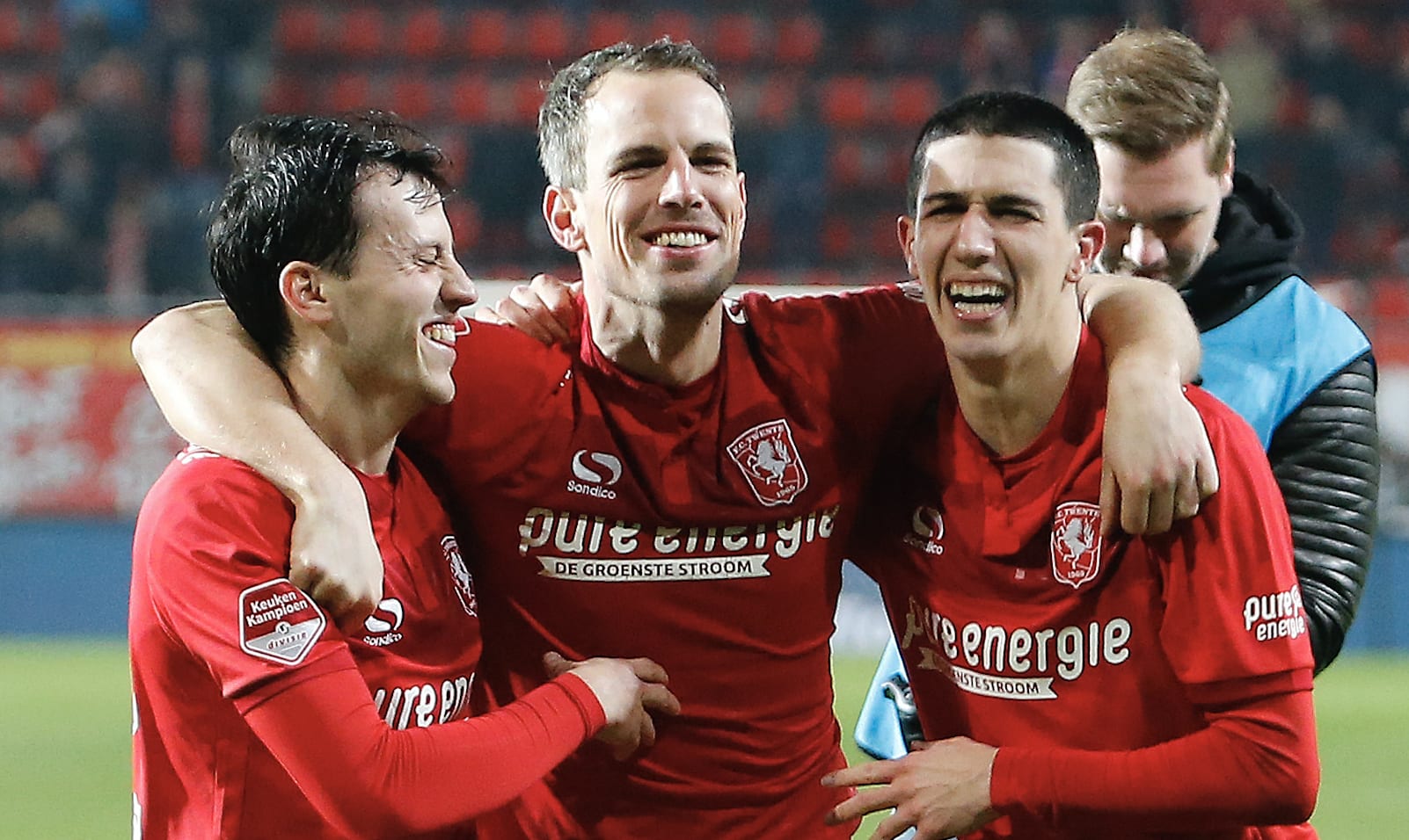 Gemeente voorkomt faillissement FC Twente met miljoenensteun