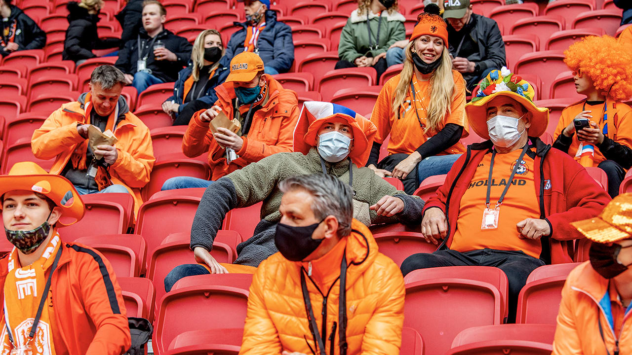 EK-scenario's hangen af van resultaten Fieldlab-interland Oranje