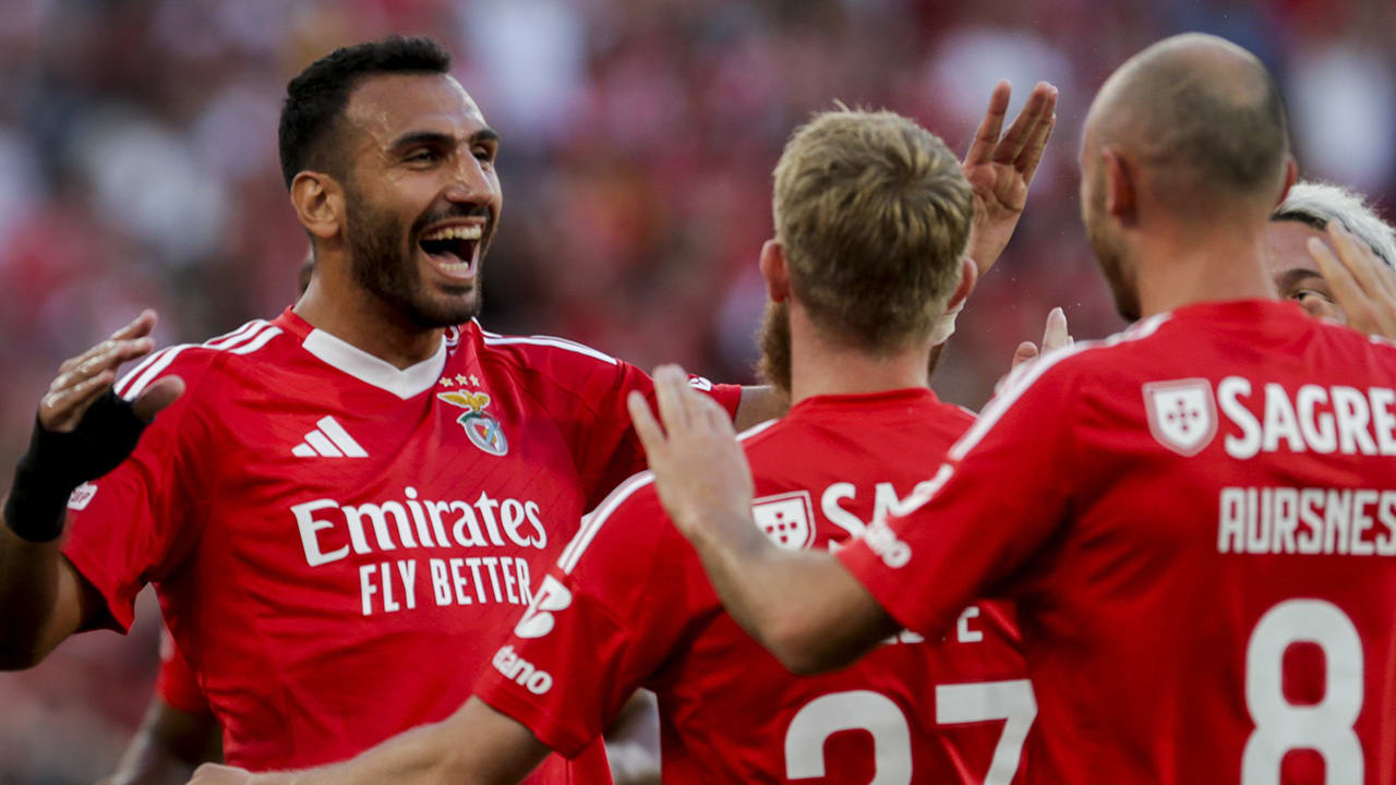 Feyenoord in oefenduel tegen Benfica binnen 18 minuten op 4-0 achterstand