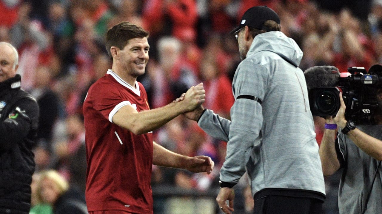 Liverpool-legende Gerrard wil standbeeld voor Klopp