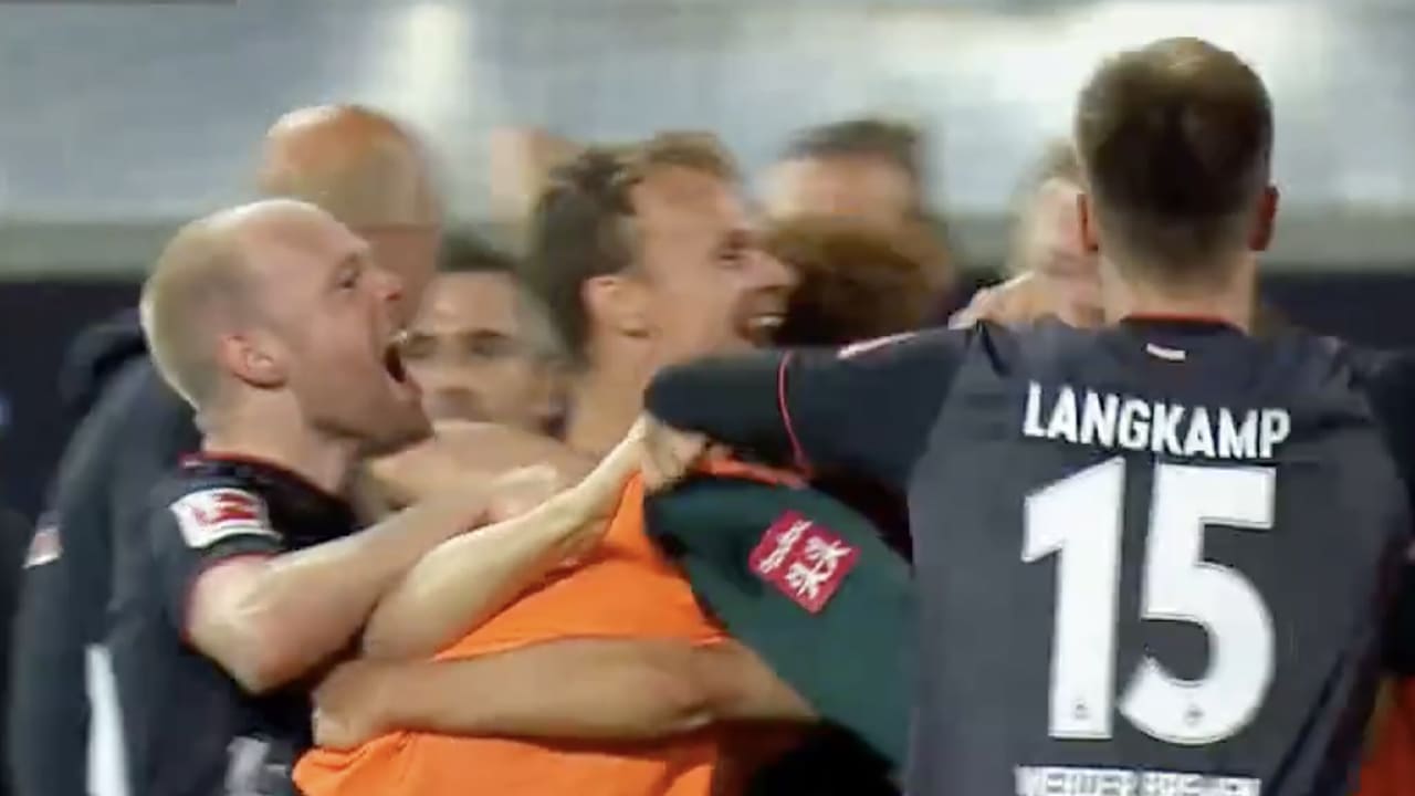 Klaassen handhaaft zich met Werder Bremen in Bundesliga