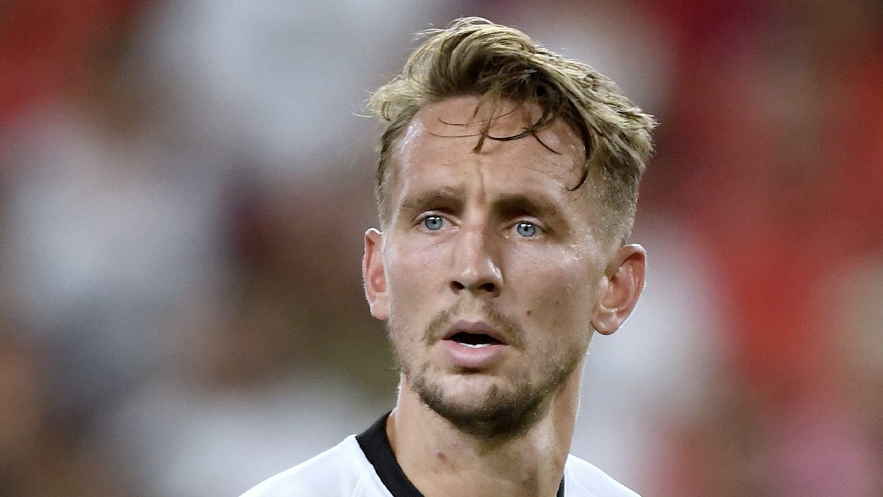 Aandeel voor De Jong in overwinning Sevilla op Real Betis