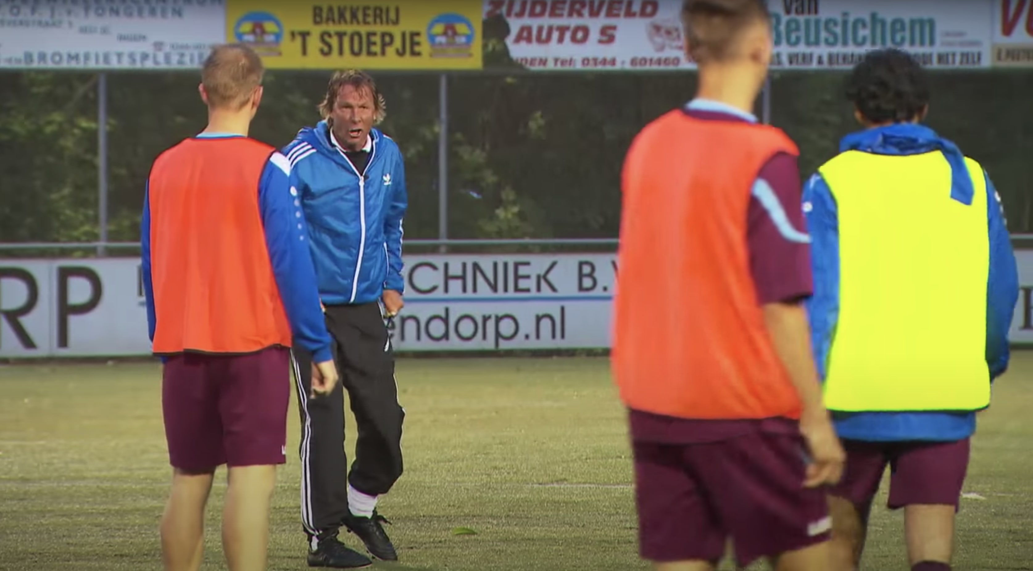 THROWBACK: Hansie Hansie gaat tekeer op training FC Lienden