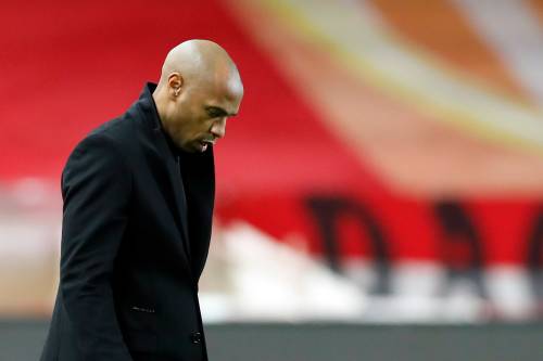 Thierry Henry knielt 8 minuten en 46 seconden tijdens wedstrijd 