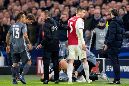 UEFA beboet Ajax en schorst Wöber twee duels