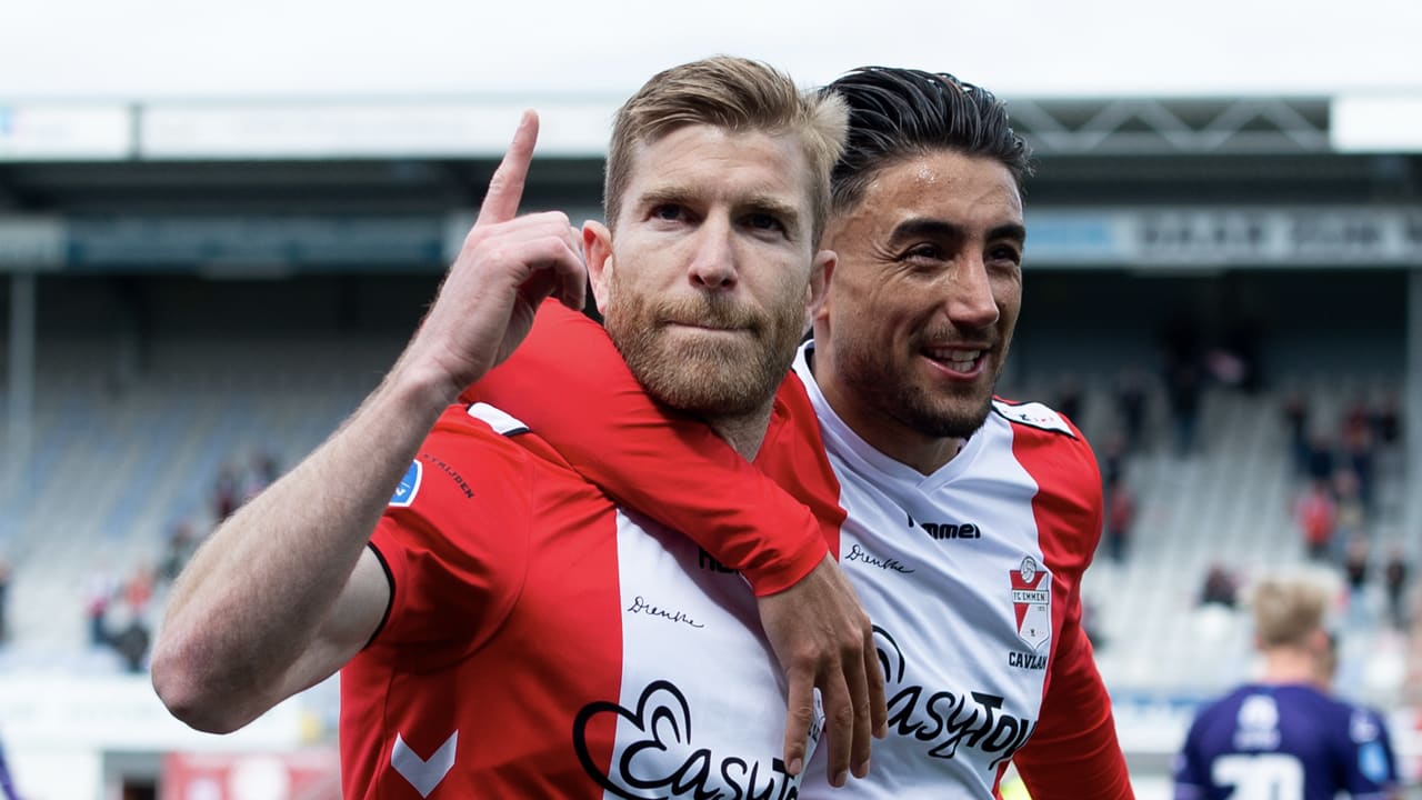 FC Emmen zet opmars voort dankzij hattrick De Leeuw
